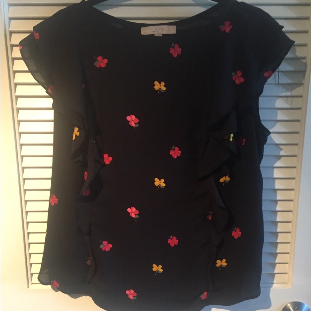 Loft 🌺 Flowered Blouse